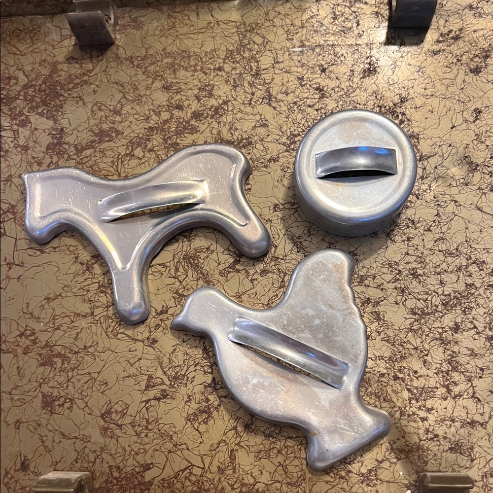 VINTAGE ALUMINUM COOKIE CUTTERS